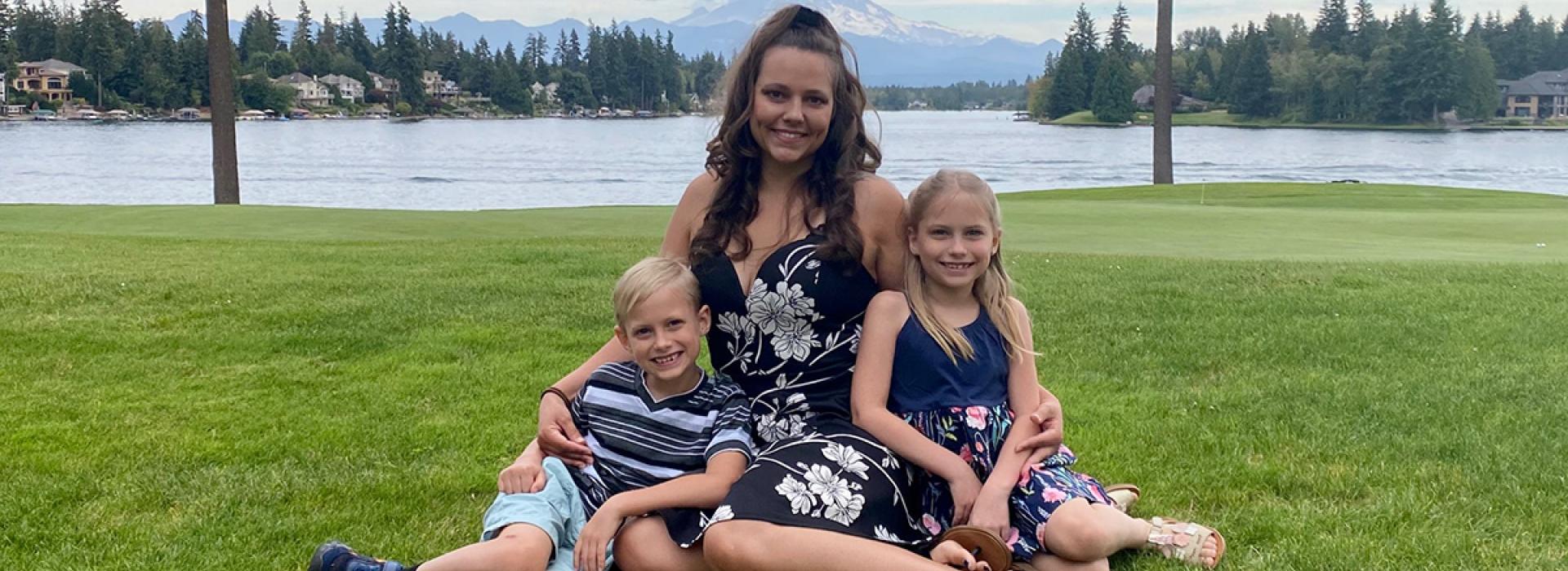 Cecilia Rosas and her twins