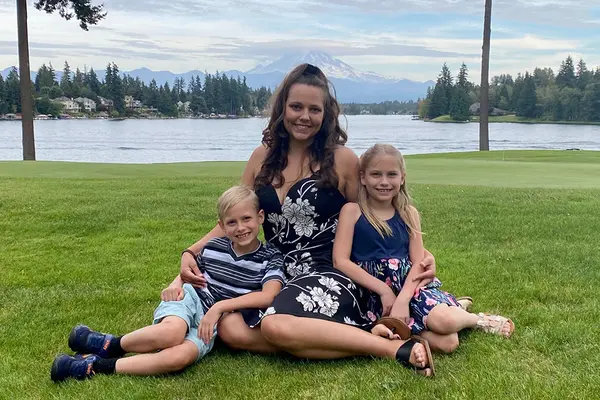 Cecilia Rosas and her twins